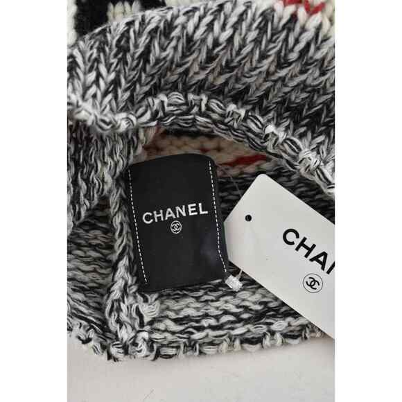 Chanel REV Black White Red Pom Pom Wool CC Logo Knit Cloche Beanie Winter Hat main image 9
